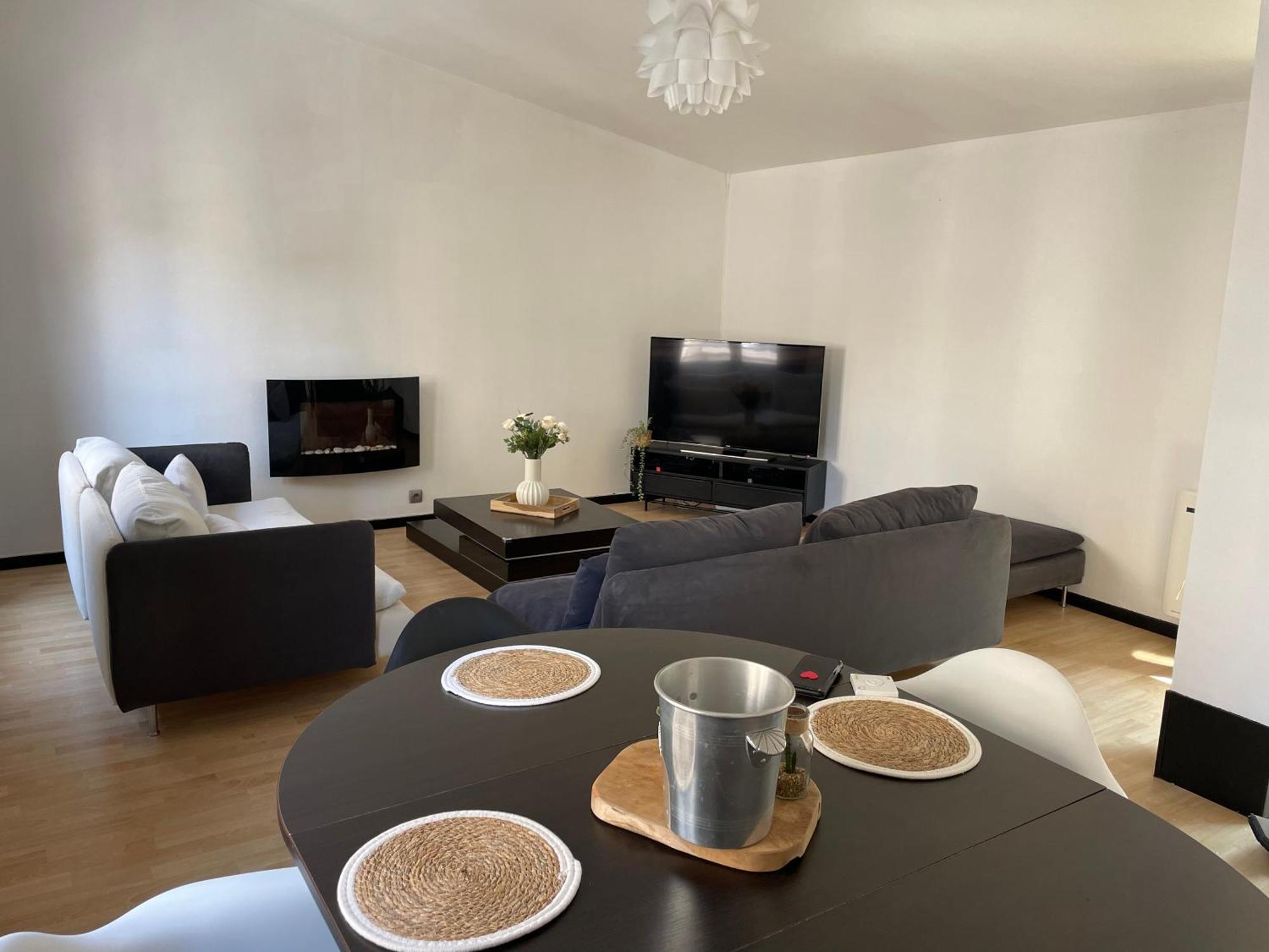 Le Nid De Sacha Apartamento Épernay Exterior foto